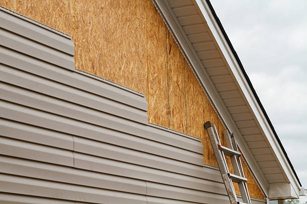 Professional Siding Replacement technician working in McCutchenville, OH
